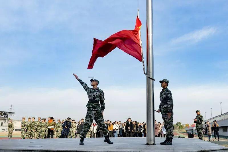 胆固醇是一种脂类物质,它在人体中起着重要的生理功能